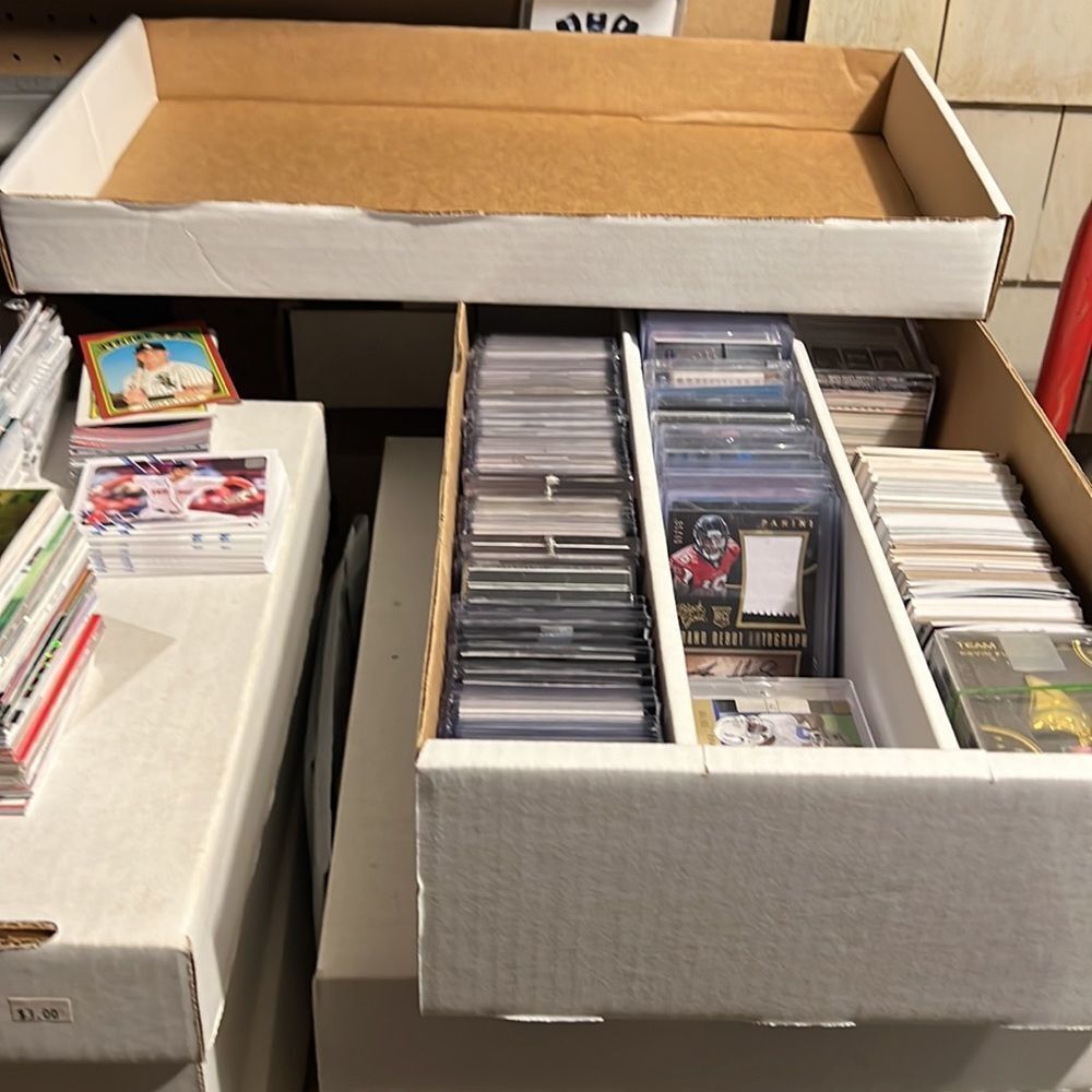 500 Cards. assorted sports and brands. New and Old includes 5 Game used or Autos - Picture 2 of 2